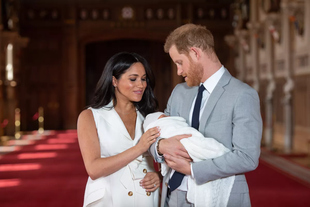 Harry y Meghan con su hijo Archie 