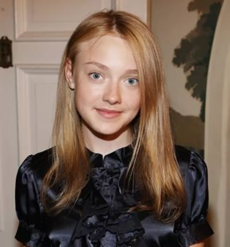 En la nueva película de la actriz, su personaje sufre una violación por parte de su padre. Ahora culpan a la mamá de Fanning por dejar que su hija de 13 años haga este tipo de escenas.