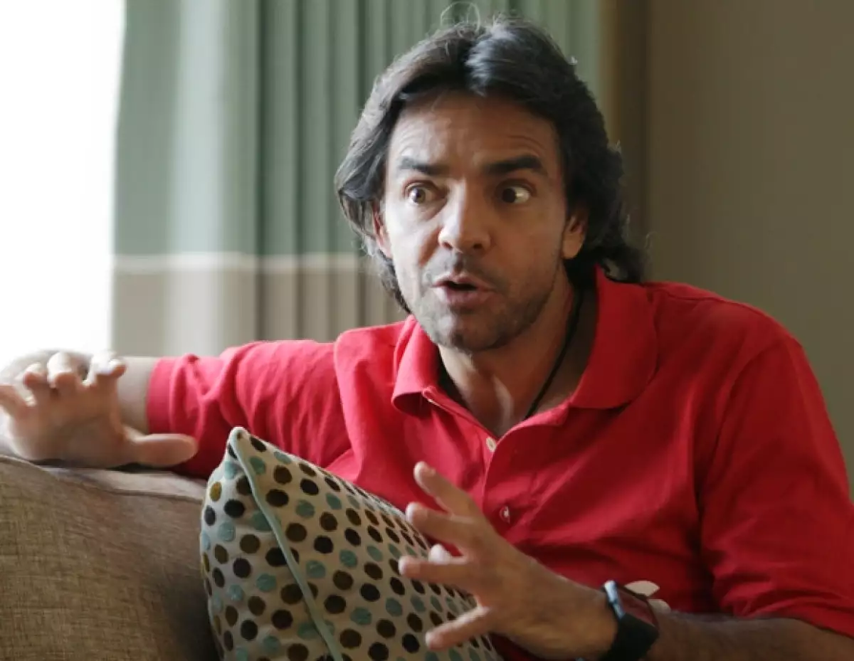 El comediante mexicano debuta el próximo jueves como uno de los personajes principales de la nueva serie de comedia de CBS "¡Rob!