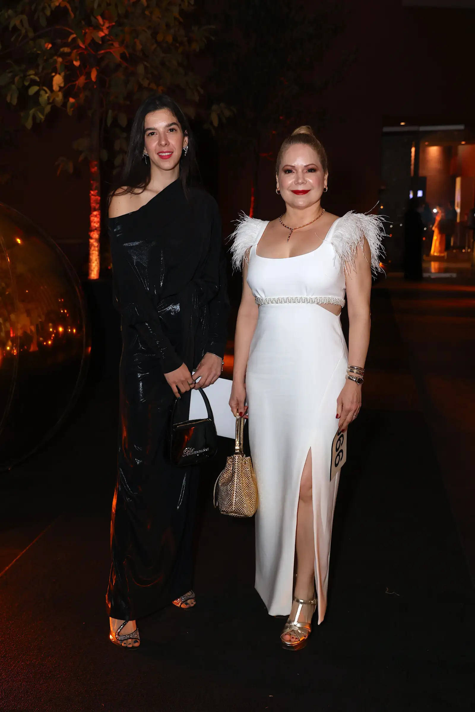Daniela Elizondo y Lili Chávez 