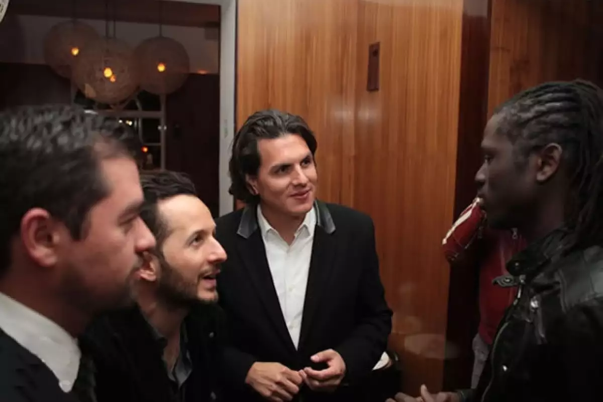 Mejorar la calidad de vida de jóvenes mexicanos es el objetivo que Angélica Fuentes tiene, por ello y en representación suya convocó a un grupo de amigos para escuchar la historia de Emmanuel Jal.