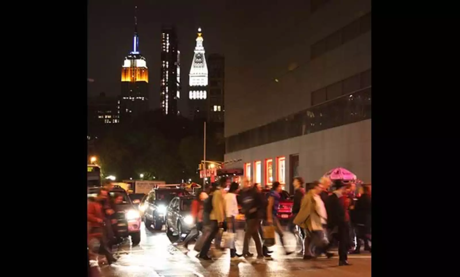 El Empire State vigila los movimientos de ciudadanos y turistas.