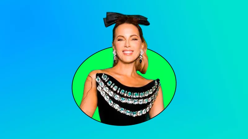 Kate Beckinsale se viste del collar del Titanic para la fiesta de Leo DiCaprio.