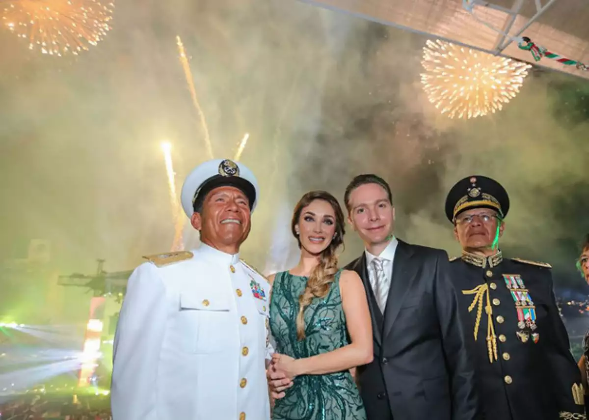 La cantante celebró su primer festejo por la independencia mexicana como primera dama de Chiapas al lado de su esposo Manuel Velasco.