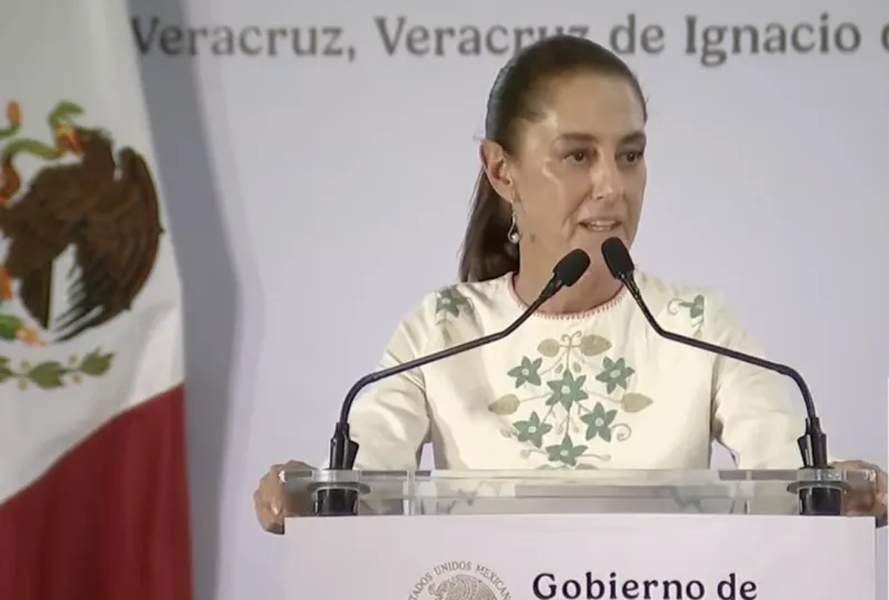 La presidenta Claudia Sheinbaum en un evento en Veracruz, Veracruz, para entregar viviendas.
