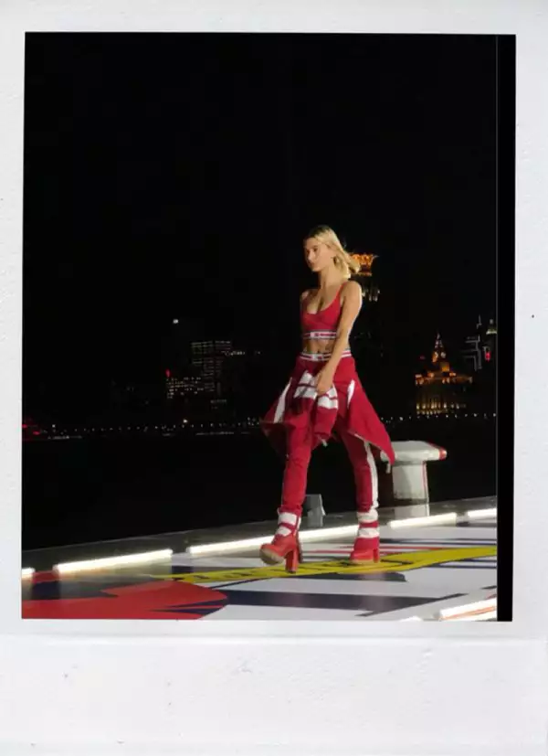 Hailey-Baldwin-Tommy-Icons