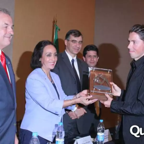 Reconocimiento a Fernando Romero