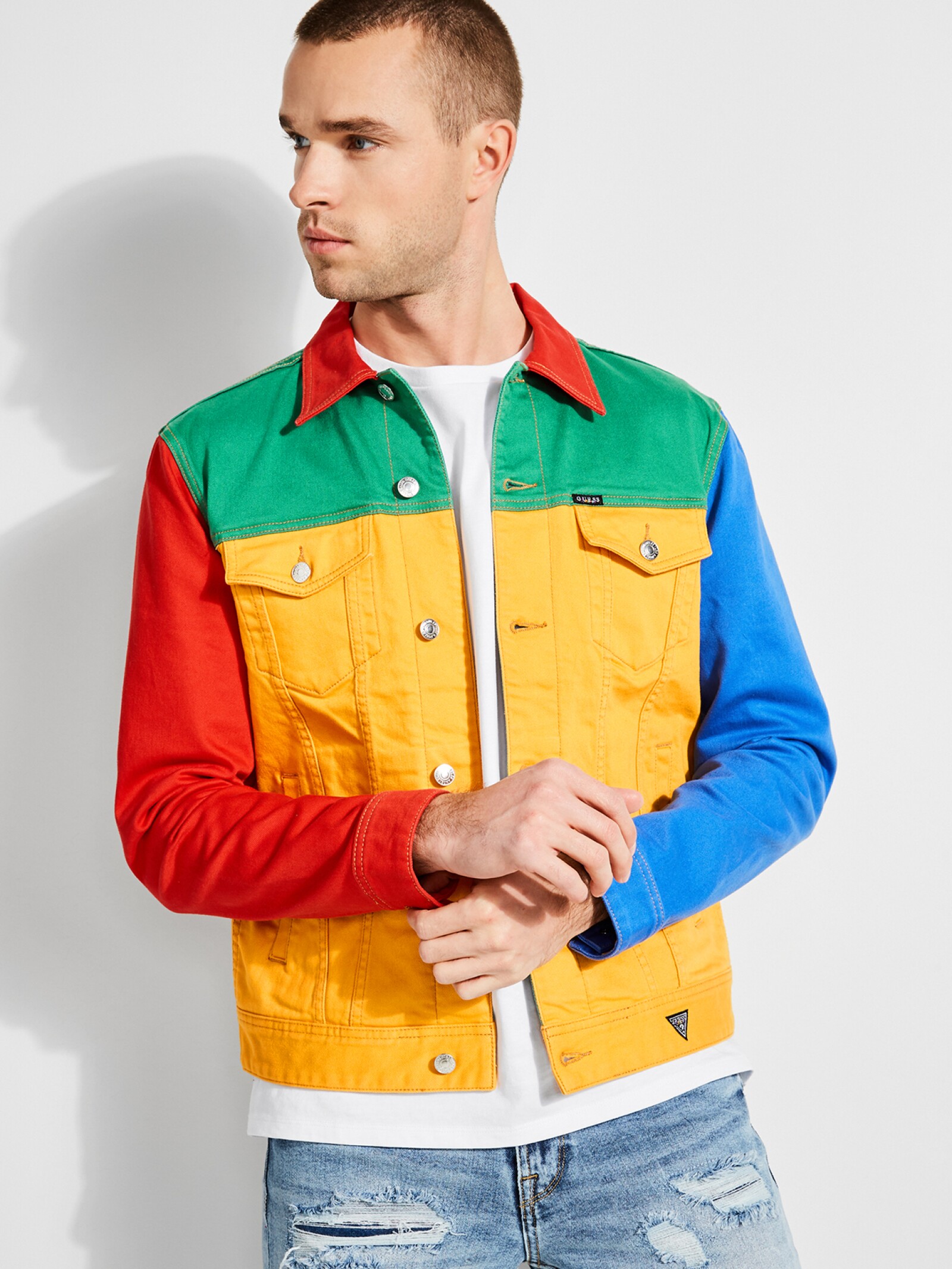 Download J Balvin y Guess colaboran para crear la colección más hot ...