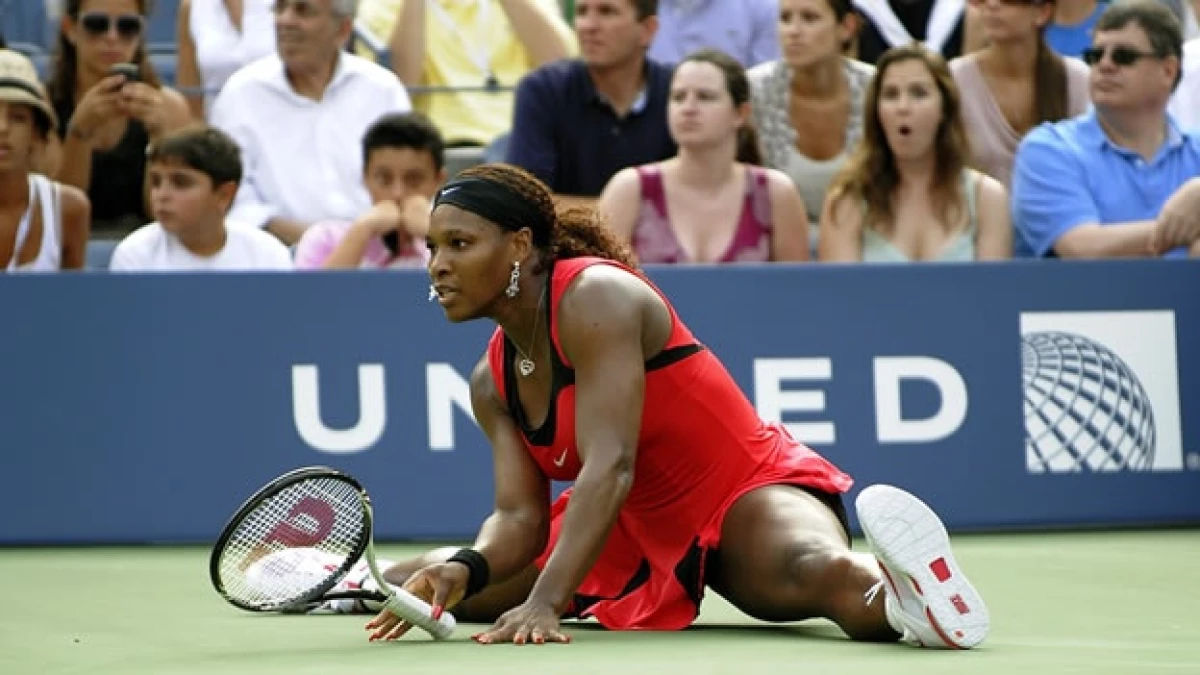 serena en el suelo