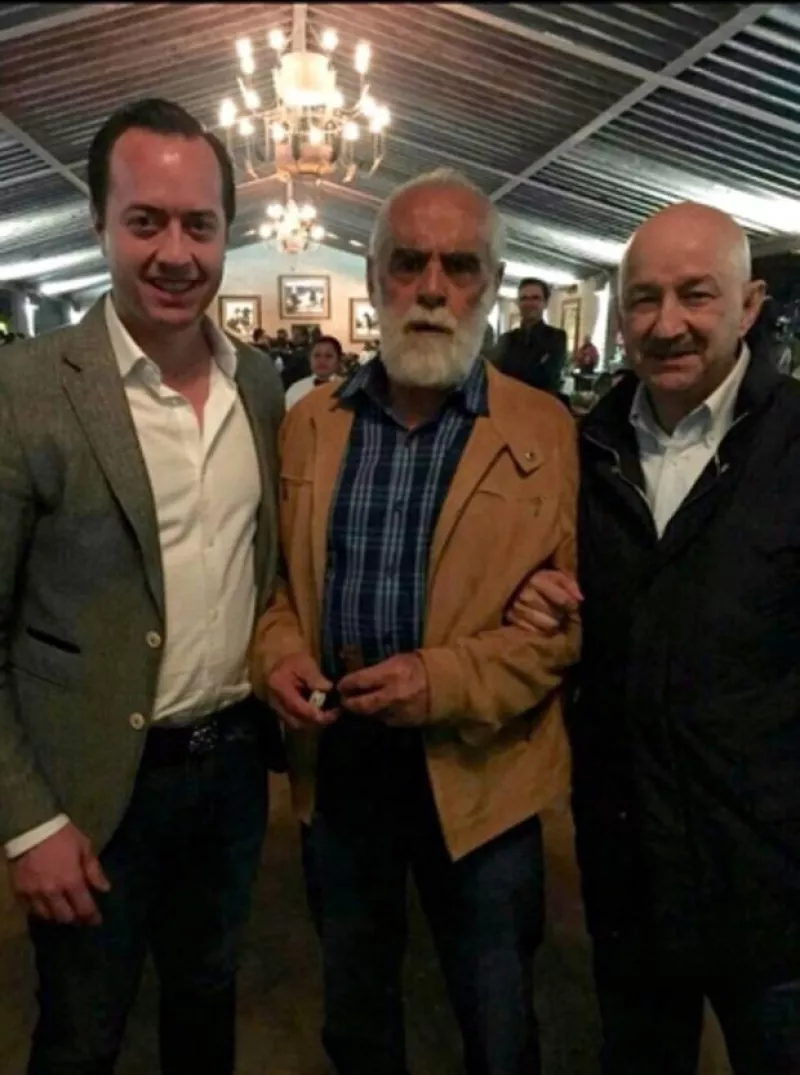 El 'Jefe Diego' comenta no sentirse avergonzado por tener amistad con ciertas figuras públicas, después de que se publicara un video de su celebración con personajes de la política y religión.