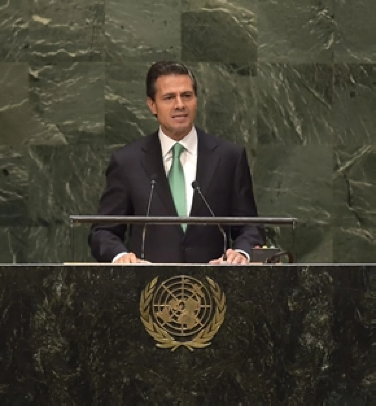 Peña Nieto anunció este miércoles que el ejército de México se unirá a las misiones humanitarias cuando sea requerido por la ONU pero muchos consideran que la decisión tiene “doble moral”.