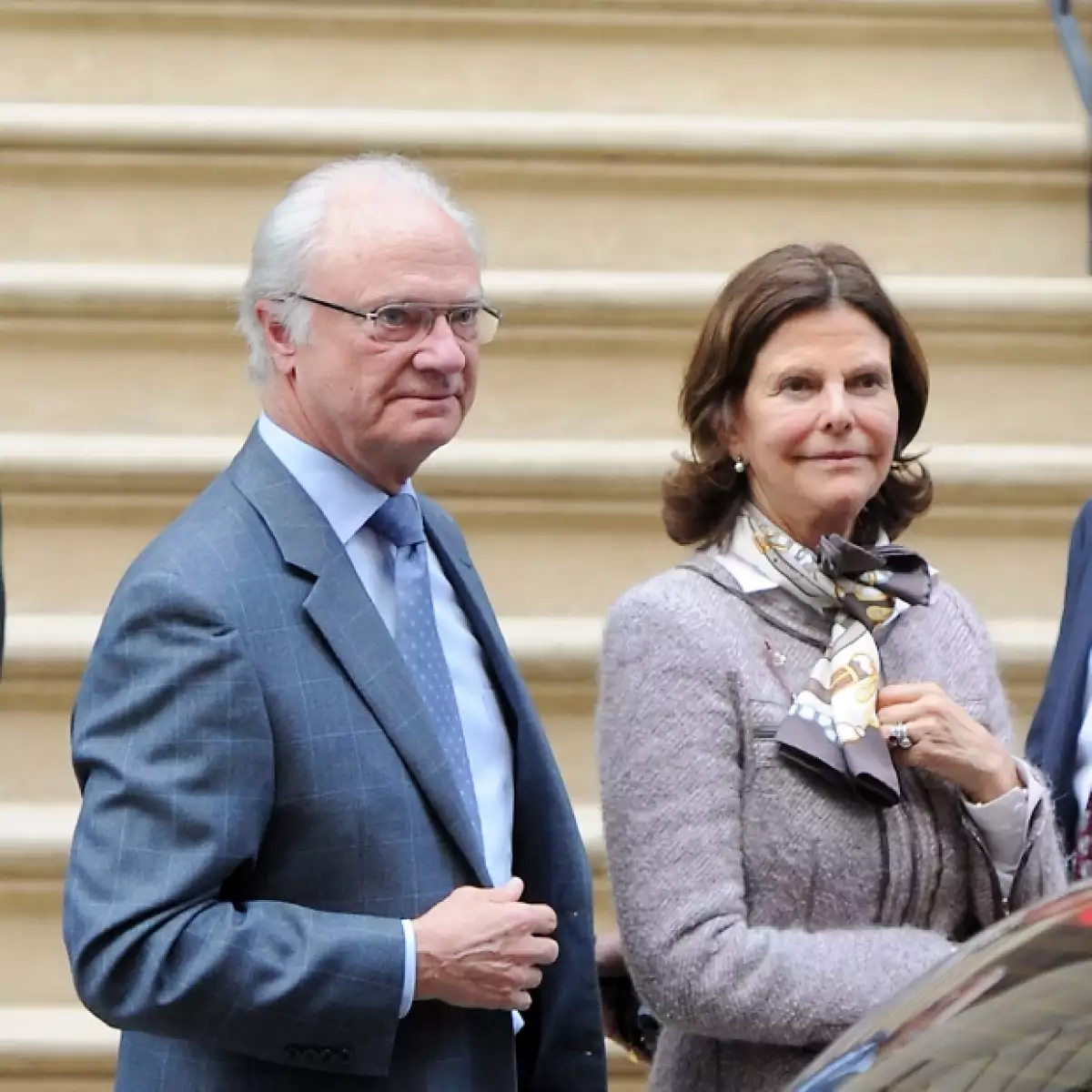 Los padres de Magdalena, los Reyes Carl Gustav y Silvia, tomaron el primer vuelo para conocer a su segunda nieta.