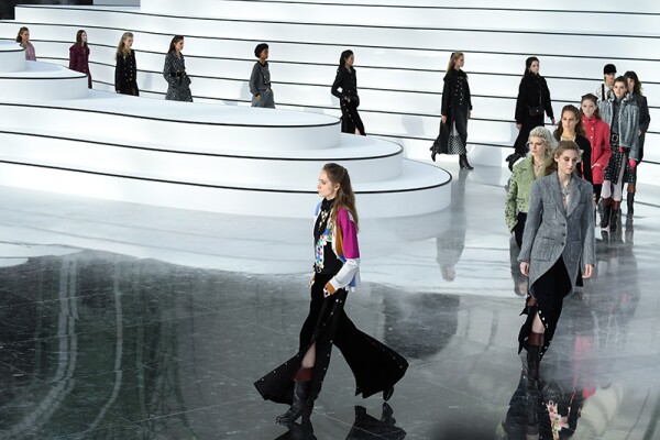 Chanel : Runway - Paris Fashion Week Womenswear Fall/Winter 2020/2021