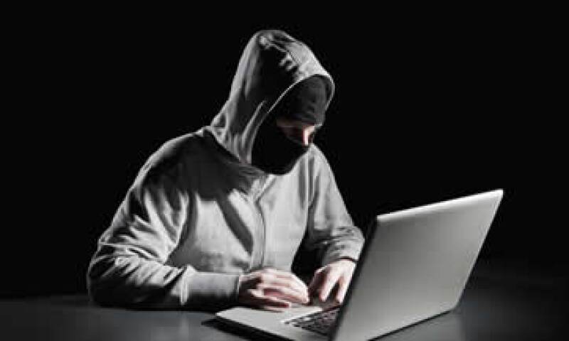 Monsegur fue parte de un grupo que en 2011 penetró o deshabilitó sitios web corporativos y del Gobierno de EU. (Foto: Getty Images)