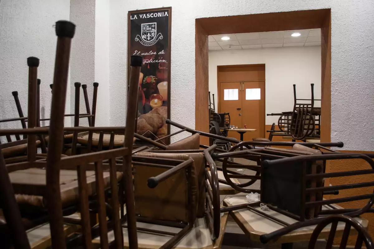 Continúa el trabajo en la panadería La Vasconia