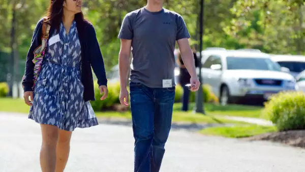 Junto a su esposa Priscilla Chan, el director de Facebook decidió viajar a Roma para pasar unos días disfrutando una de las ciudades más antiguas del mundo.