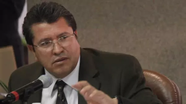 Ricardo Monreal dice que Morena analiza quitar pluris