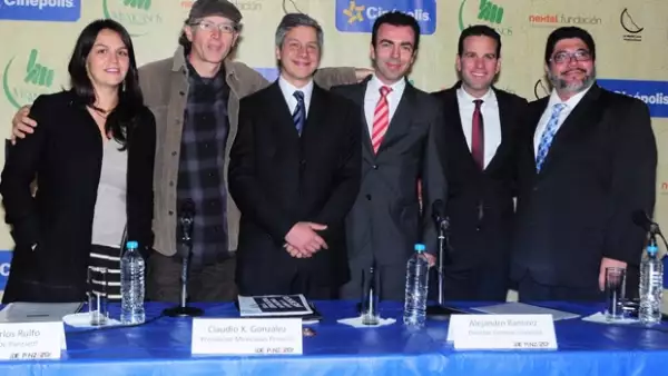 A pesar de que algunos participantes han sufrido presiones, con el documental &#39De Panzazo&#39 el periodista busca &#39sacudir el sistema educativo mexicano&#39.