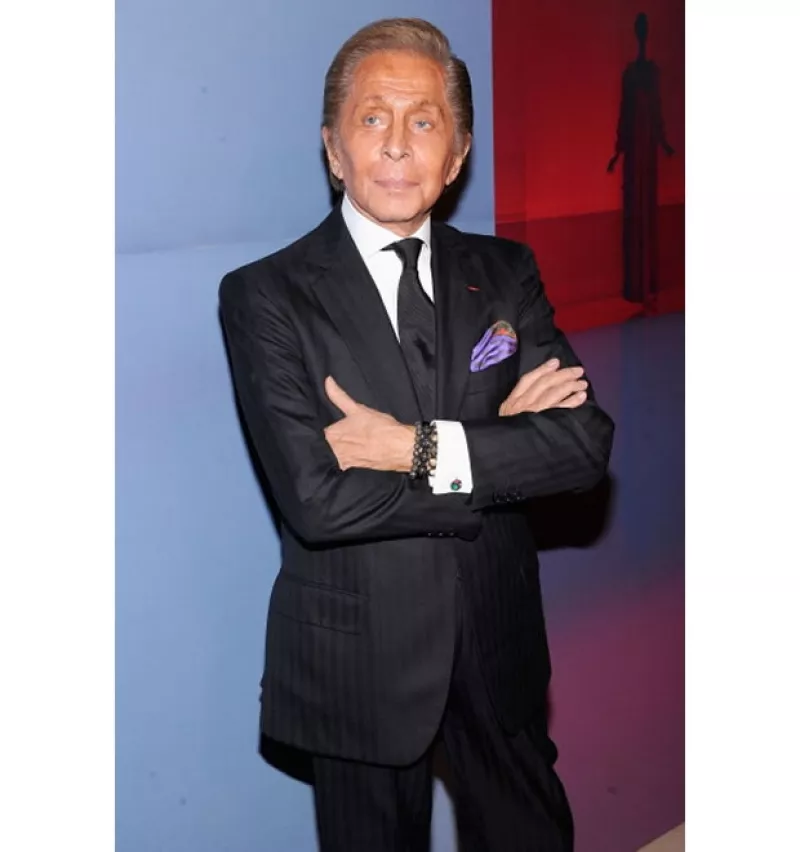 Al parecer la Princesa Magdalena ha elegido al diseñador italiano Valentino para su boda, enlace que se llevará a cabo el próximo sábado ocho de junio.