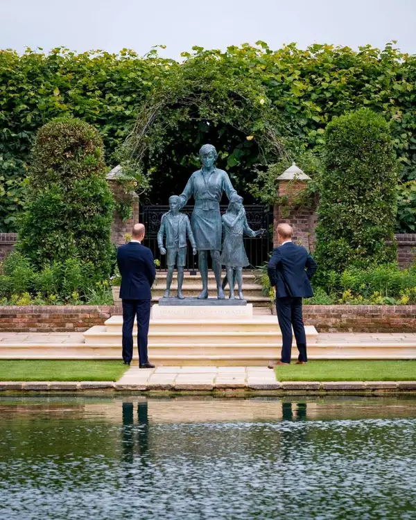Príncipes William y Harry