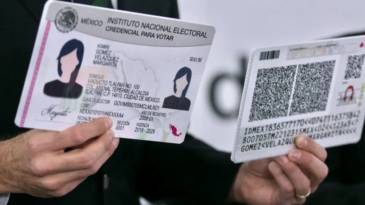 Presentación de la nueva credencial del INE.