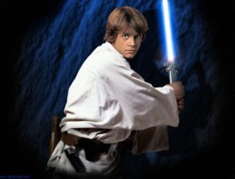 La espada de luz de Luke Skywalker fue comprada por un fan de la saga.