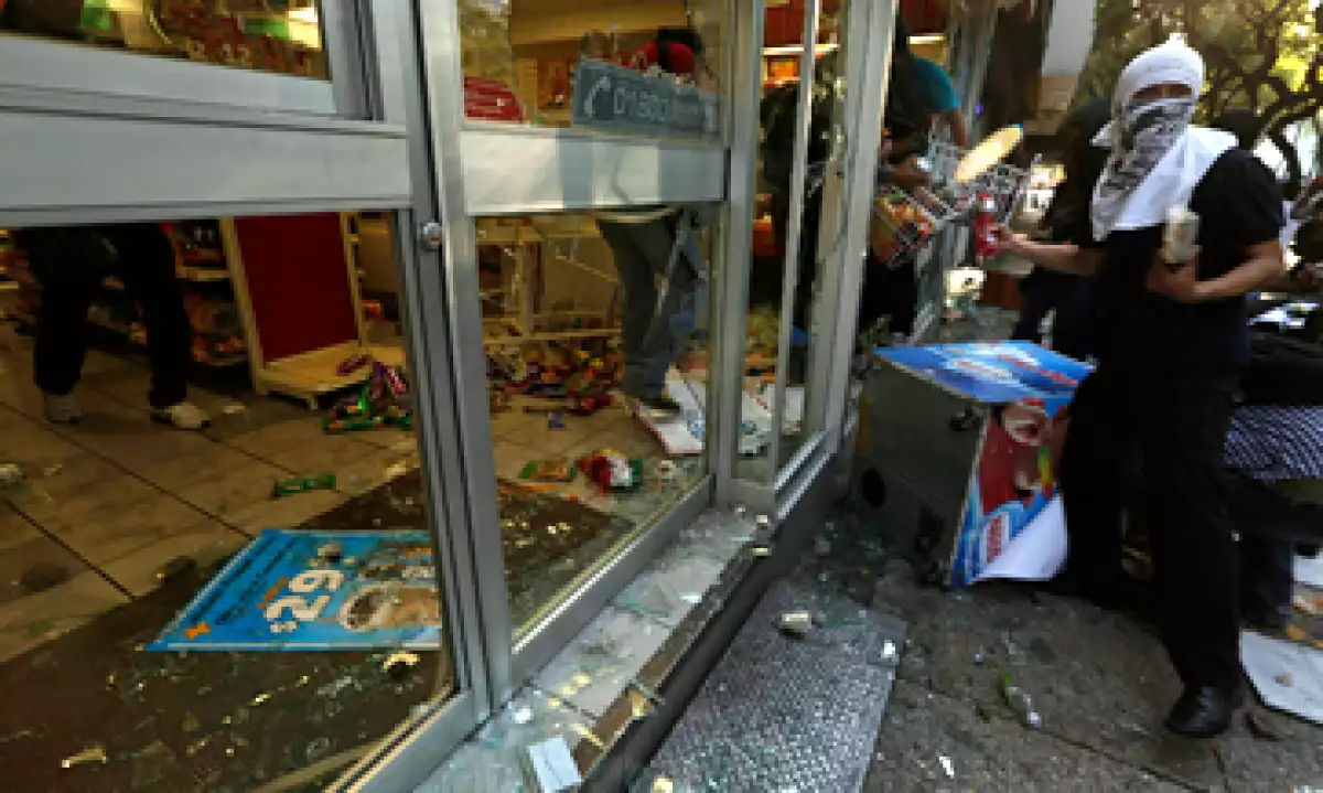 La Cruz Roja Mexicana indicó que atendió a 51 personas heridas durante la marcha. (Foto: Reuters)