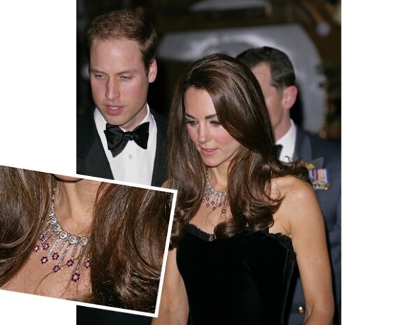Kate lució el pelo lacio con volumen en las puntas y un maquillaje en tonos rosados.