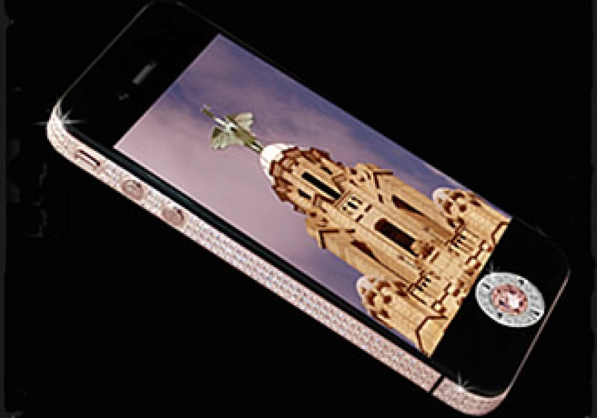 Este iPhone viene desbloqueado para poder activarse en cualquier compañía celular. (Foto: Cortesía Stuart Hughes)