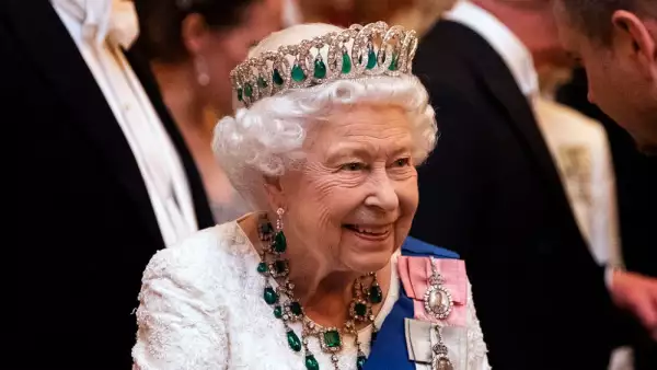 Reina Isabel II