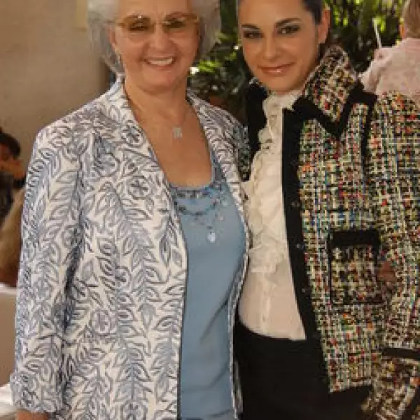 Gabriela Hassey, Paulina Madrazo