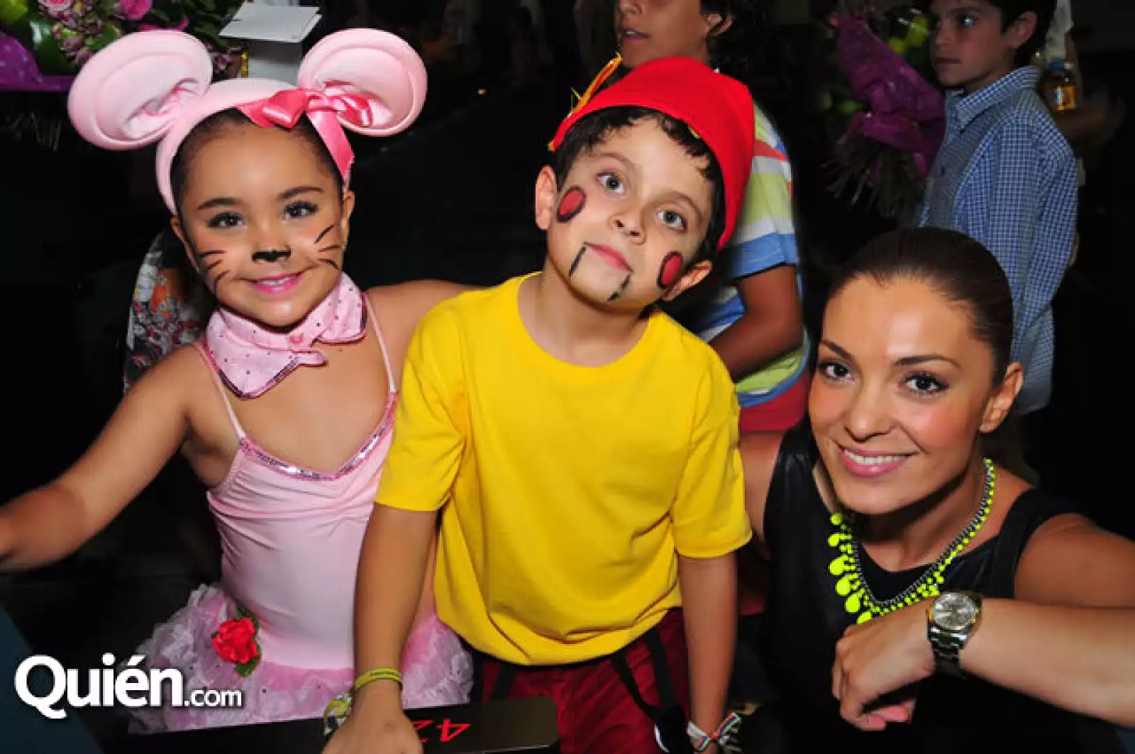 Nena, Mateo y Renata López