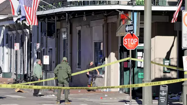 Un vehículo se lanza contra multitud en Nueva Orleans