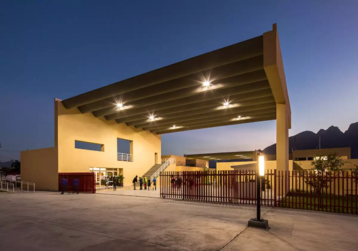 Macrocentro_Comunitario_Cultural_y _Deportivo_San_Bernabé_principal