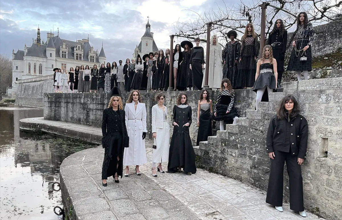 chanel-metiers-d-arts.jpg