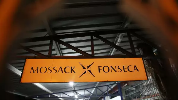 El escándalo, dado a conocer por un consorcio de periodistas de investigación, revela los nexos de ricos y poderosos con paraísos fiscales.