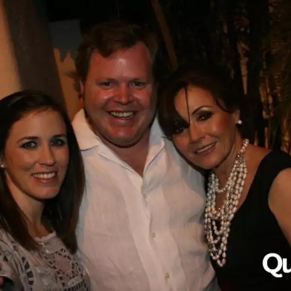 Fiesta de Fernando Lebrija por sus 2 diosas de plata