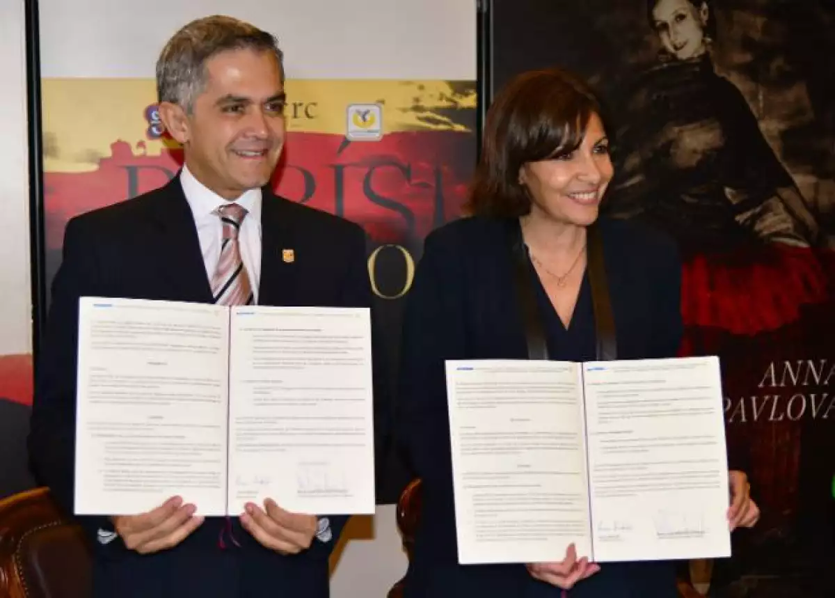 Par�s y DF firman convenio sobre urbanismo, en Par�s