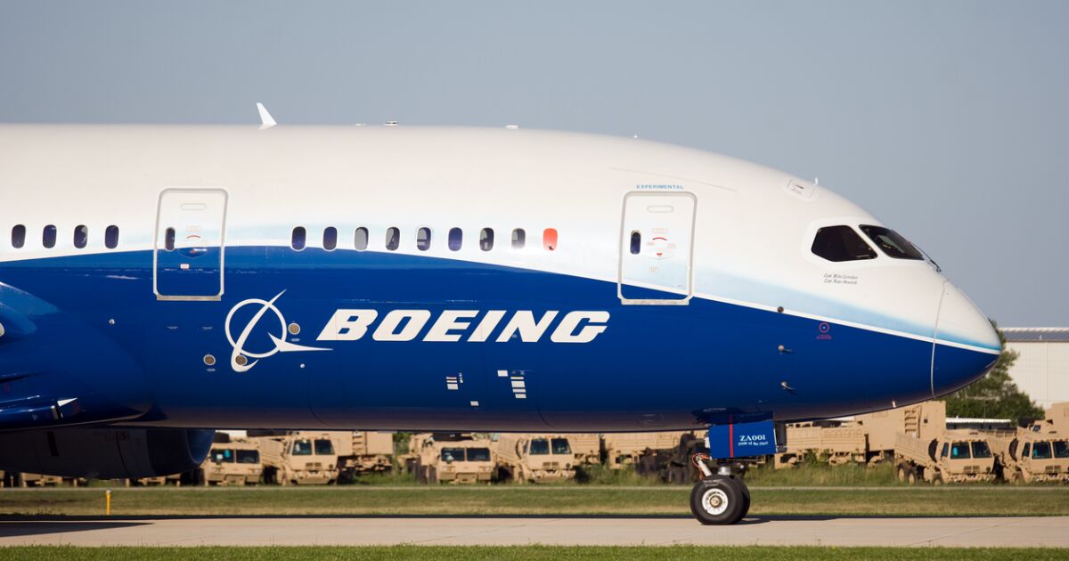 Boeing, “uçuşu kaybeden” uçak üreticisi ve Trump yeniden yönlendirmeyi istiyor