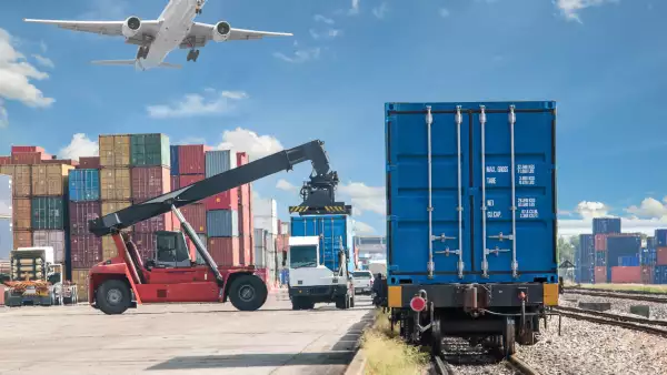 Importaciones elevan déficit
