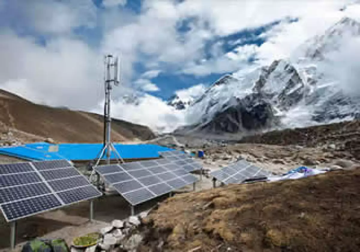 Torre celular TeliaSonera 3G en Gorakshep, campamento base del Everest, octubre 2010. (Foto: Cortesía Fortune)