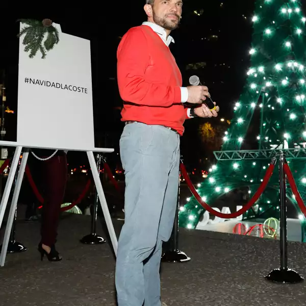 Evento de Lacoste -Una noche navideña bajo la Torre Eiffel