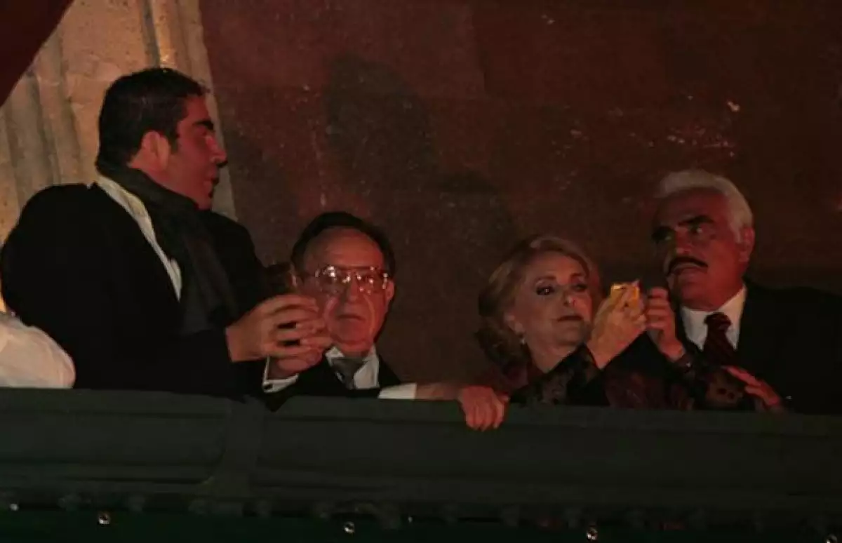 Jorge Kahwagi, Roberto Gómez Bolaños, Vicente Fernández y su esposa, Doña Cuquita.
