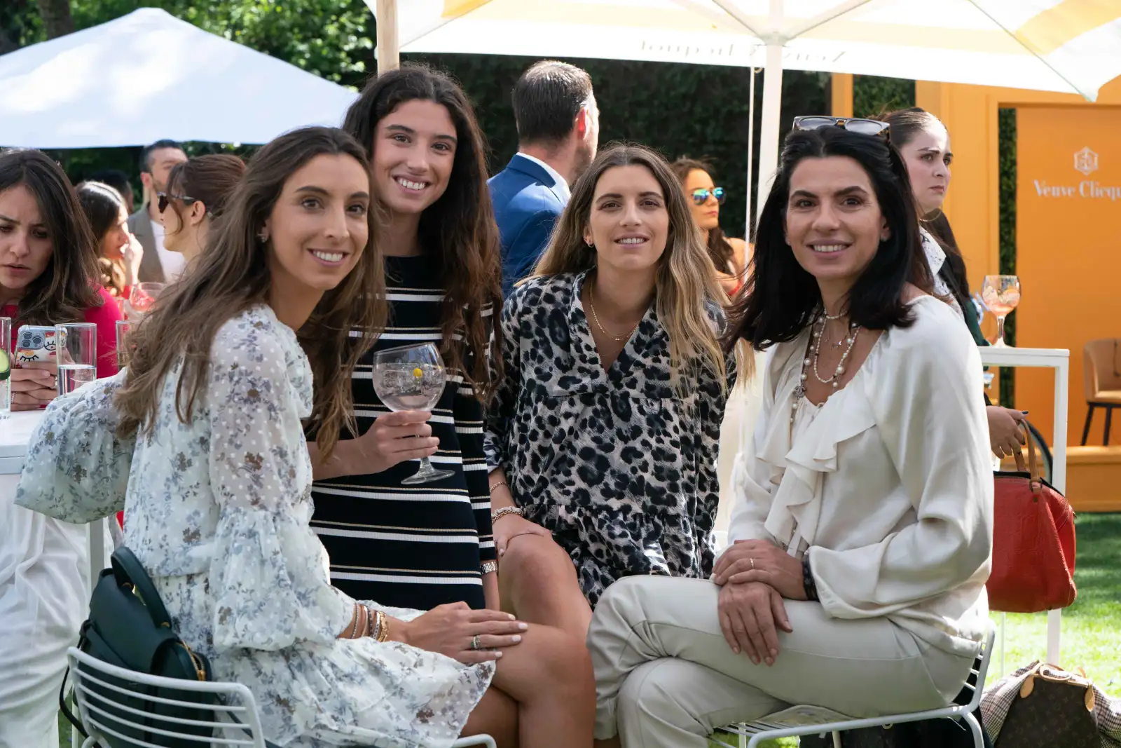 100322COMIDA31MUJERESQUIEN2022029.JPG
