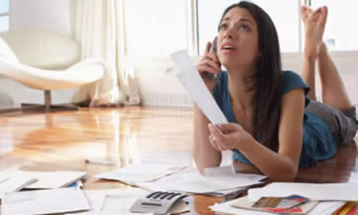 Pagar sólo el mínimo puede incrementar tu deuda en 500%, alerta Condusef. (Foto: Getty Images)