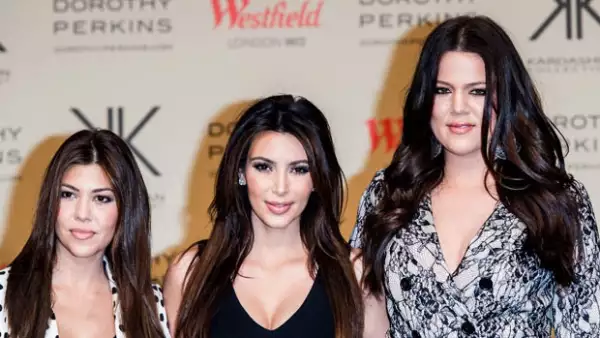 La famosa compañía Ford, presentó la nueva campaña titulada “Leave Your Worries Behind”, donde aparecen las famosas hermanas y Paris Hilton.