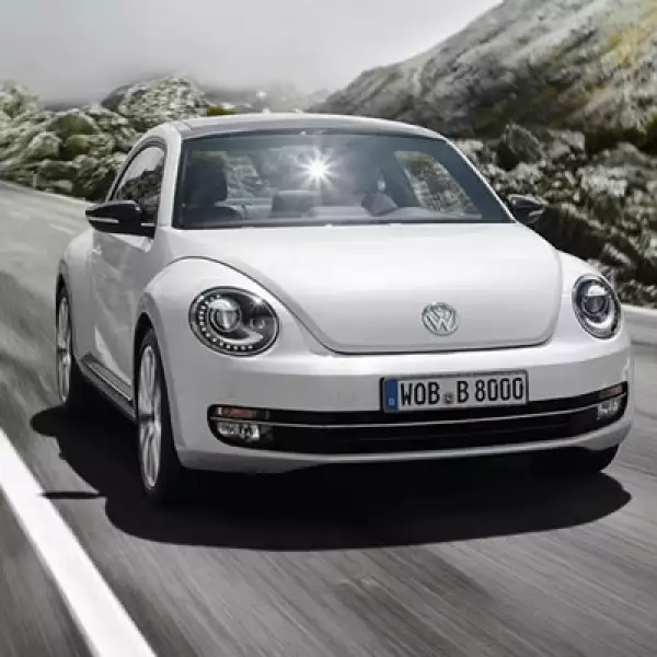 Volkswagen inició oficialmente la producción del nuevo Beetle en su planta de Puebla, el cual llegará a las distribuidoras a finales de julio.