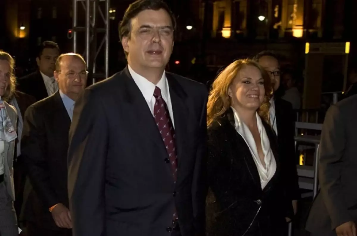 Aunque apenas la semana pasada se hizo público que el jefe de gobierno y la ex actriz, la pareja lleva cerca de tres meses separada oficialmente.