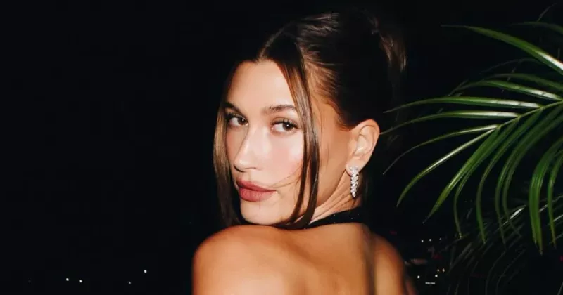 Hailey Bieber .png