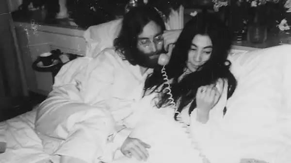 john lennon yoko ono cama